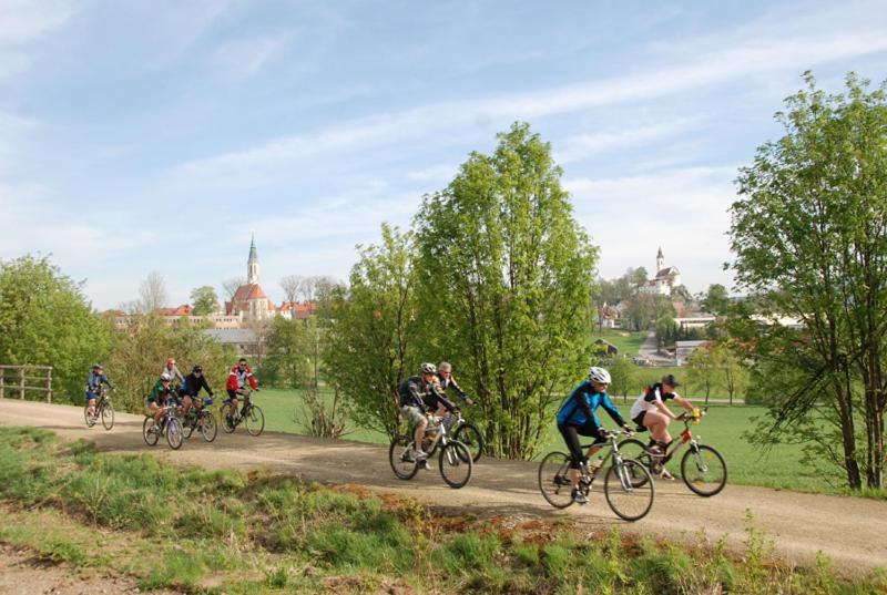 Landgasthof Am Sonnenhang Vohenstrauss Buitenkant foto